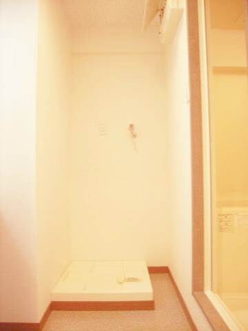物件外観写真3　(室内洗濯機置き場です)