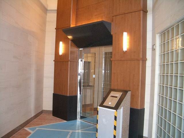 物件外観写真5　(もちろんオートロック付なので女性にも安心です)