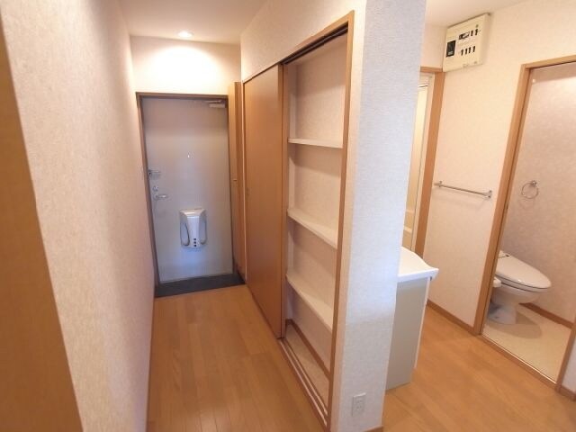 物件内観写真2　(別号室)