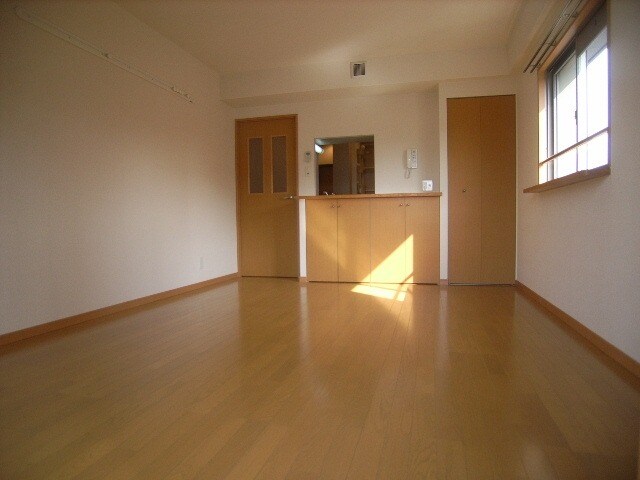 物件内観写真3　(別号室)