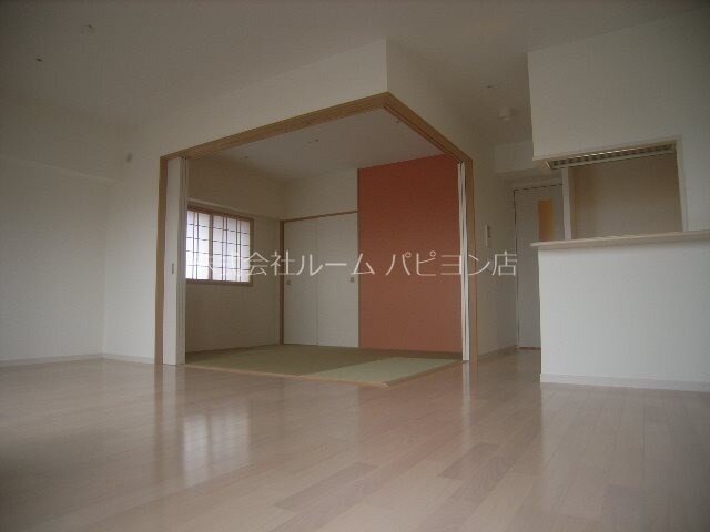 物件内観写真3　(別号室)