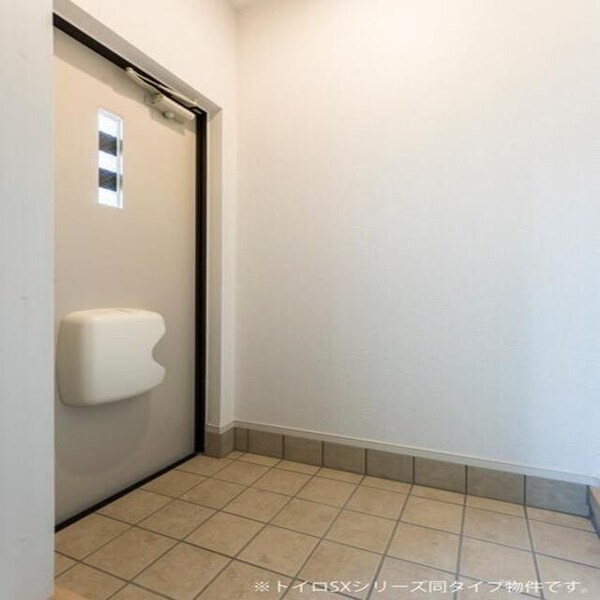 玄関(同シリーズ参照)