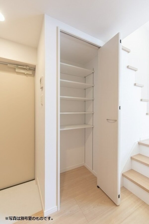 玄関(同型タイプ)