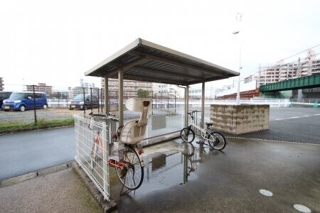 物件外観写真2　(駐輪場)