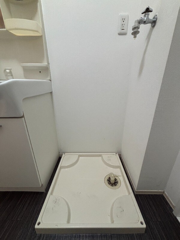 物件内観写真14　(洗濯機置き場)