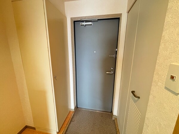 玄関(別号室)