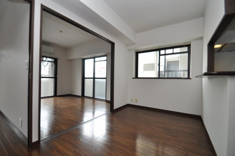 物件内観写真3　(洋室)