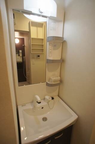 物件内観写真13　(独立洗面台)