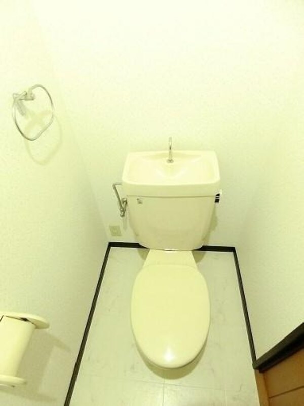 トイレ(別号室)