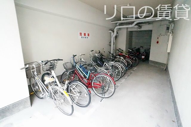 物件外観写真4　(駐輪場)