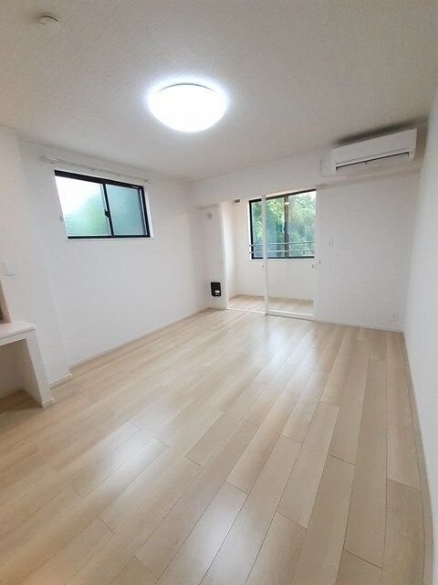 物件内観写真3　(同型タイプ)