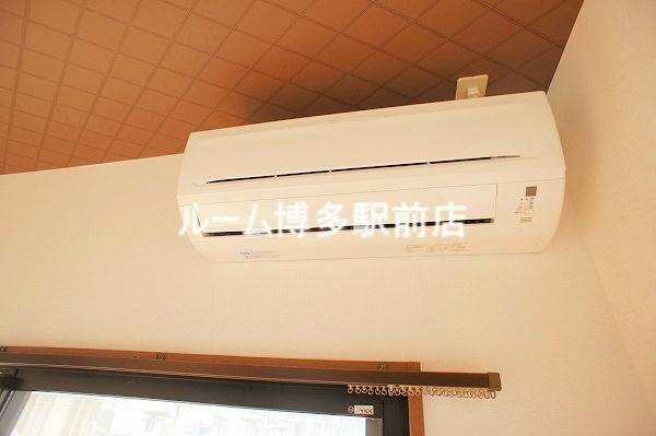 物件外観写真4　(エアコン完備)