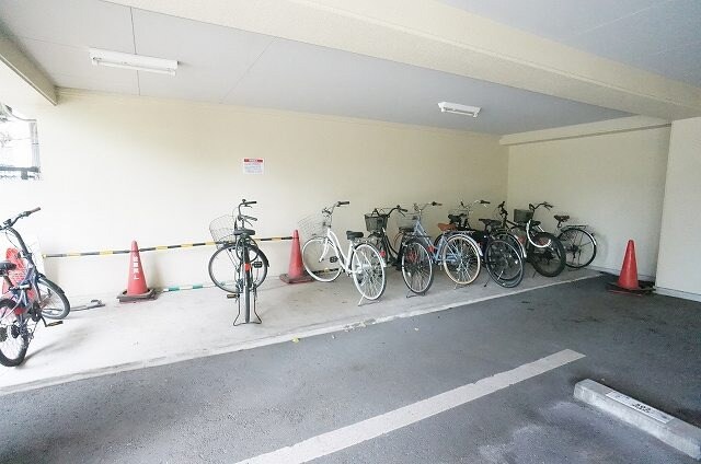 物件内観写真14　(駐輪スペース)