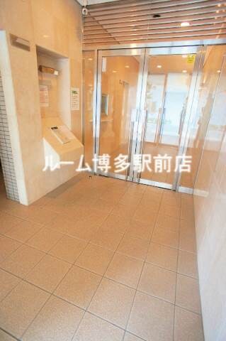 物件外観写真2　(オートロック・防犯)