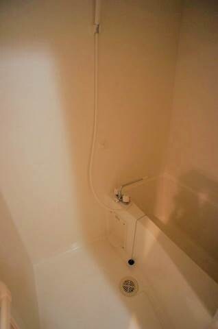 物件外観写真3　(ゆったりとしたバスルーム)