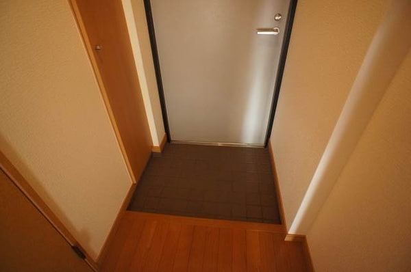 玄関(別号室写真)