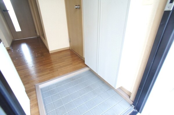 玄関(別部屋写真)