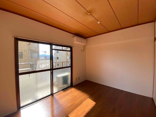 居室・リビング(別号室イメージ)