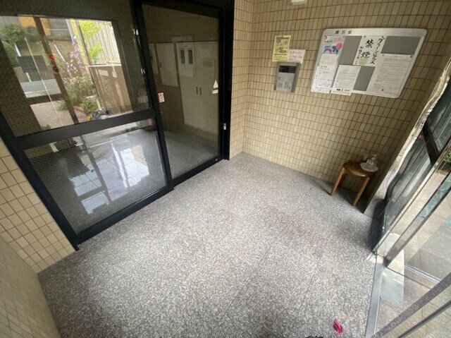 物件外観写真2　(エントランス)