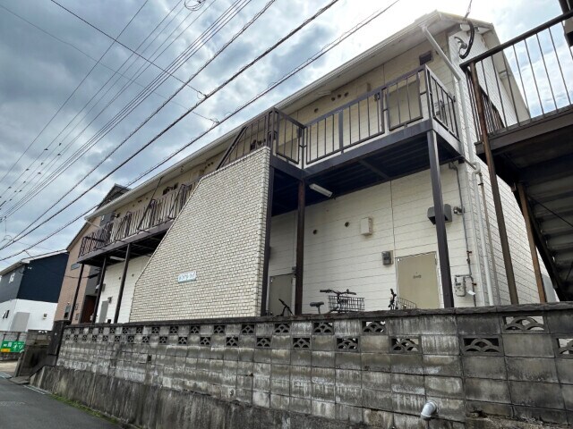 物件外観写真2　(エントランス)