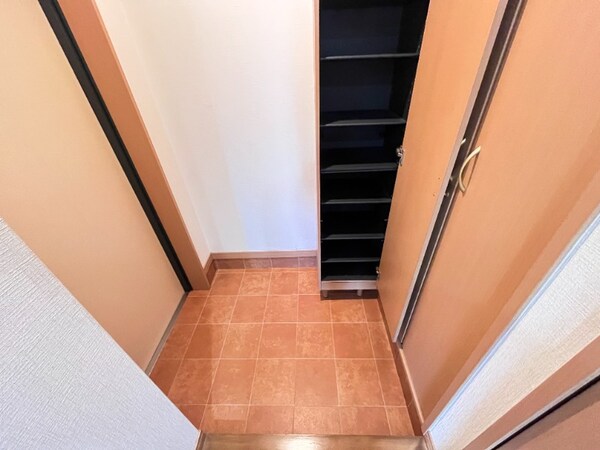 玄関(別号室イメージ)