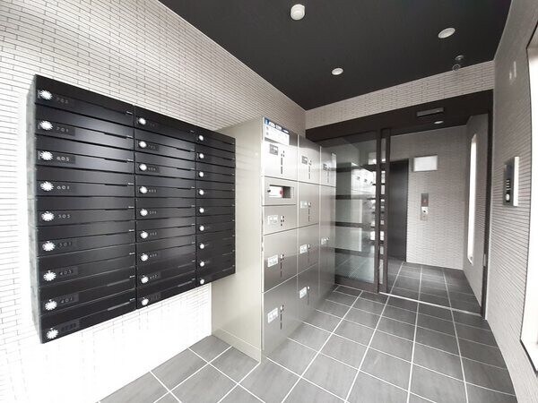 物件外観写真2　(エントランス)