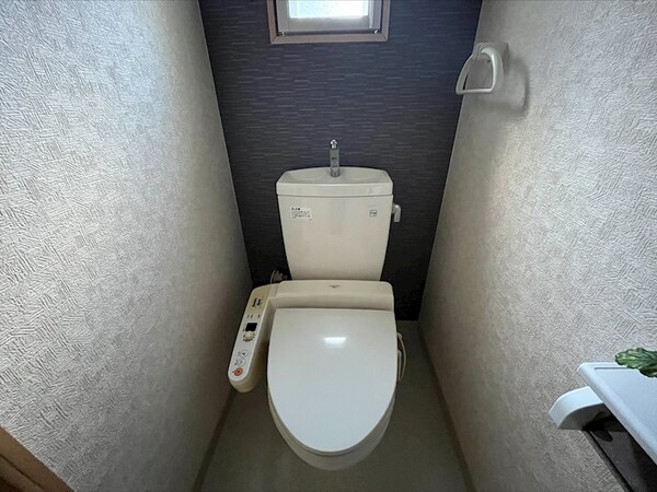 トイレ(同物件別部屋写真)
