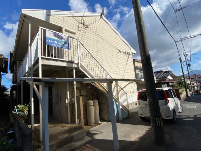 物件外観写真2　(エントランス)