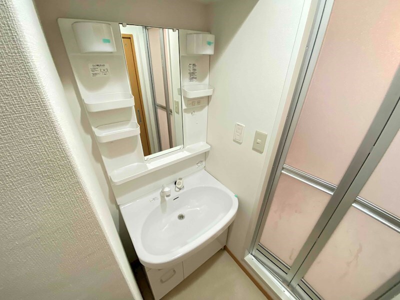 物件内観写真11　(別号室写真)