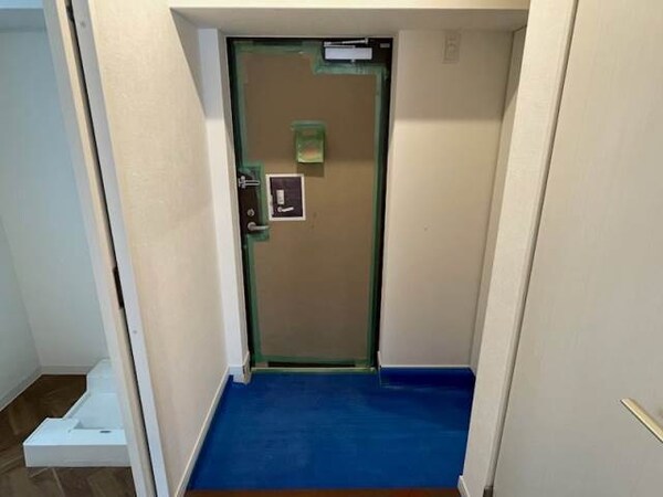 玄関(同物件別部屋イメージ)