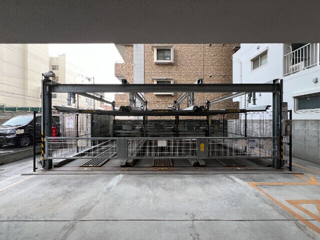 物件外観写真3　(駐車場)