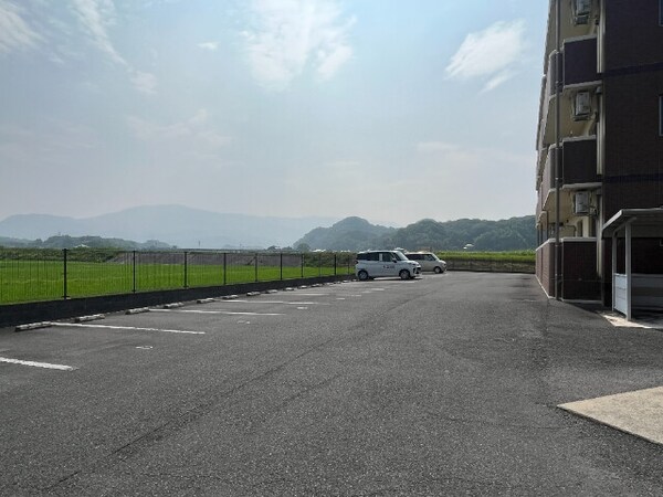 駐車場(駐車場)