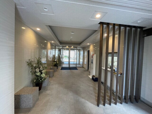 物件外観写真2　(ロビー)