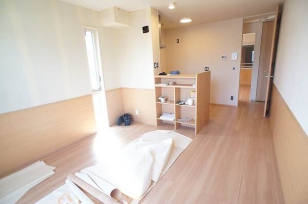 居室・リビング(別号室イメージ)