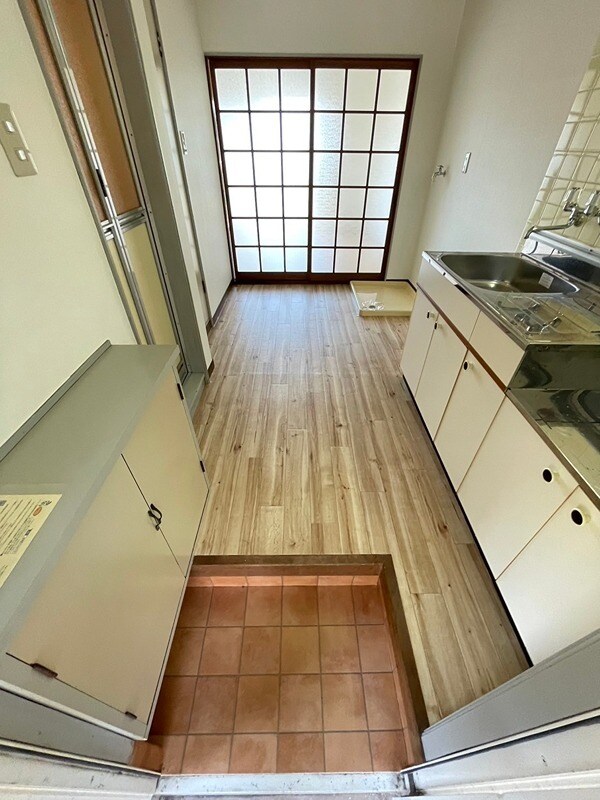 物件内観写真2　(別号室)