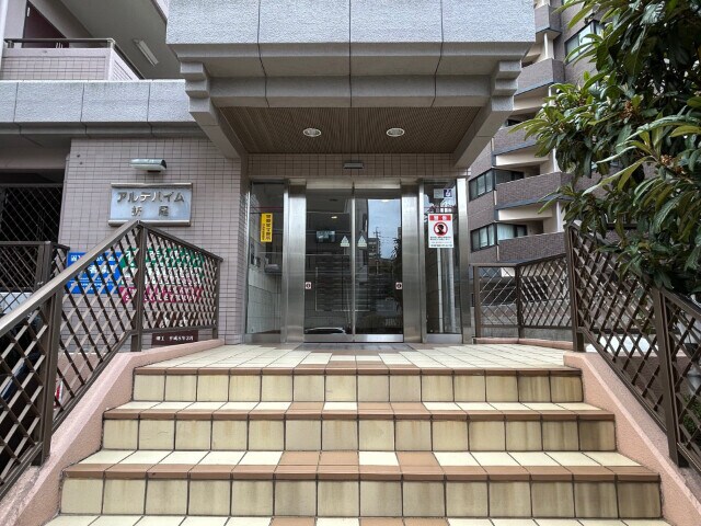 物件外観写真2　(エントランス)