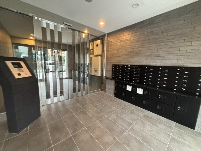 物件外観写真2　(エントランス)