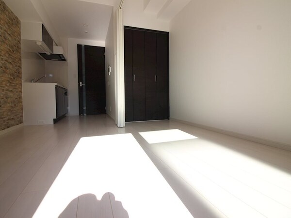 居室・リビング(別号室イメージ)