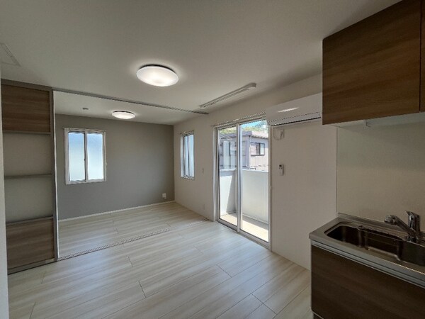 居室・リビング(別号室イメージ)