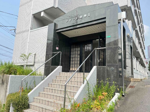 物件外観写真2　(エントランス)