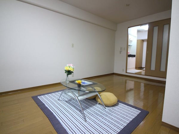 居室・リビング(別号室イメージ)