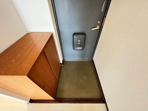 玄関(別号室イメージ)
