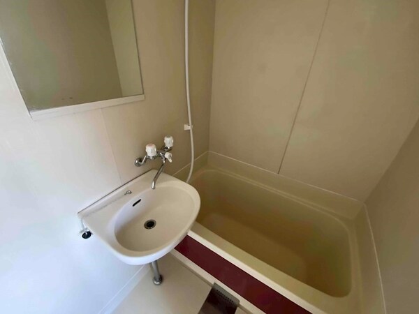 バス／シャワールーム等(同物件別部屋写真)