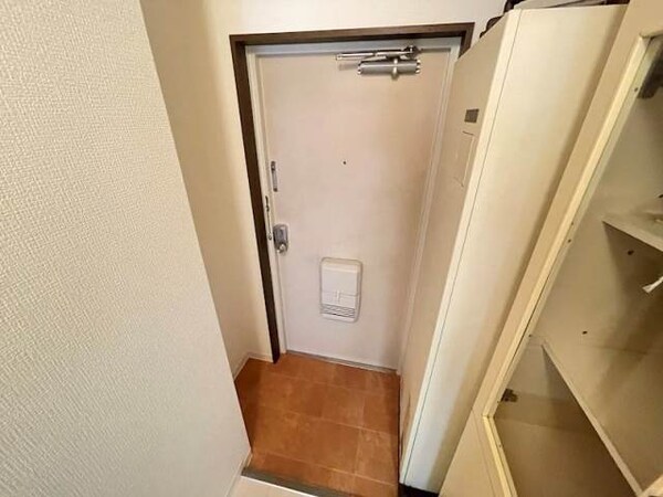 玄関(別号室)