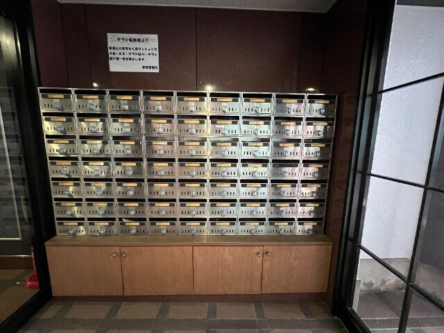 物件外観写真2　(エントランス)