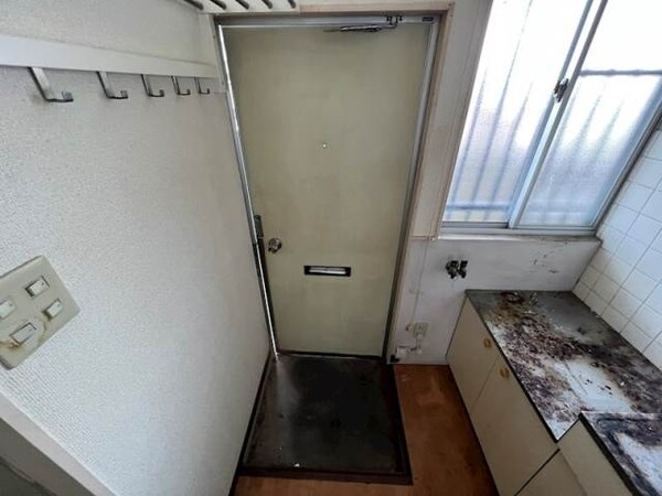 玄関(別号室)