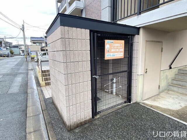 物件外観写真2　(エントランス)