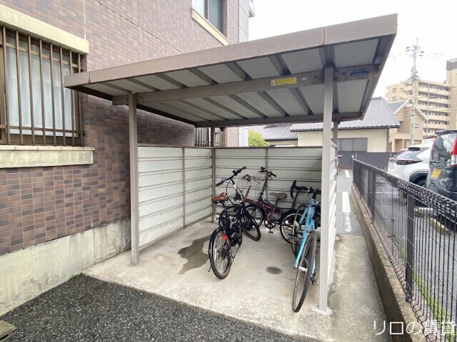 物件外観写真3　(駐車場)