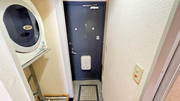 玄関(写真は現状を優先します。別タイプ有。)