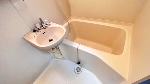 バス／シャワールーム等(同物件別部屋イメージ)